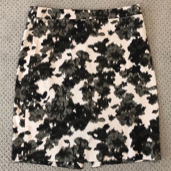 J. Crew Dresses & Skirts - Women’s J. Crew Pencil Skirt, size 8